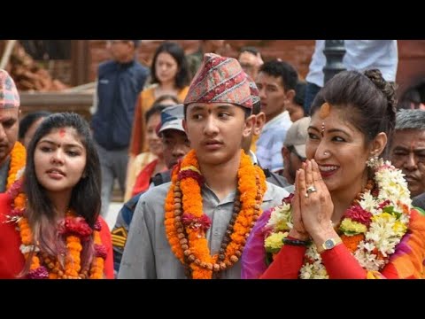छोरा र छोरीस‌ँग पशुपतिमा देखिए हिमानी शाह