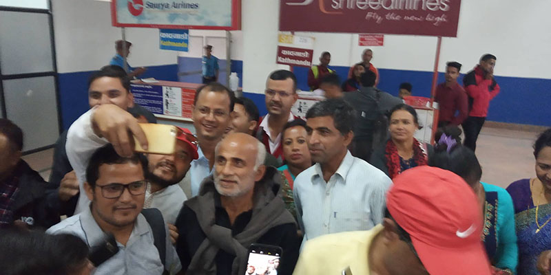 अनशन स्थगित गरेका डा. केसी फर्किए काठमाडौं