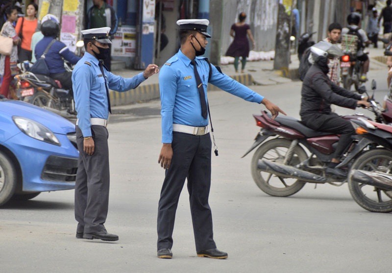 ट्राफिक कारबाहीबाट १८ लाख ८१ हजार राजस्व संकलन