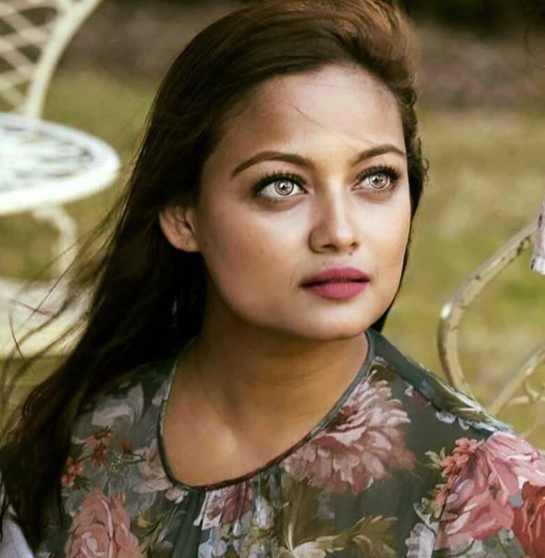 मनिषाको पक्षमा बोल्दै नायिका ऋचा शर्मा ‘आफ्नो पौरख र प्रतिभाले नाम कमाएकी हुन्’