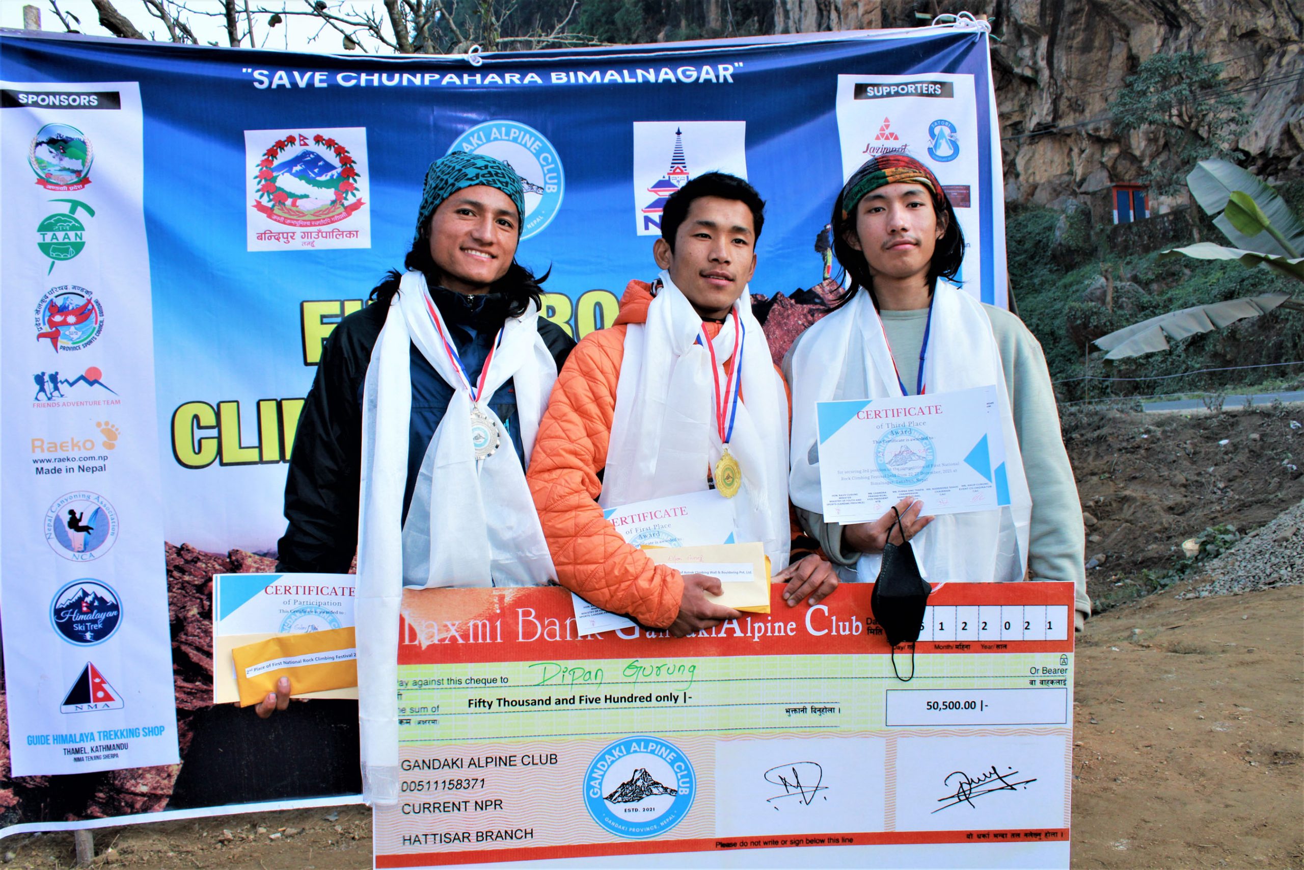 रक क्लाइम्बिङको उपाधि दिपेन र पञ्चमायालाई