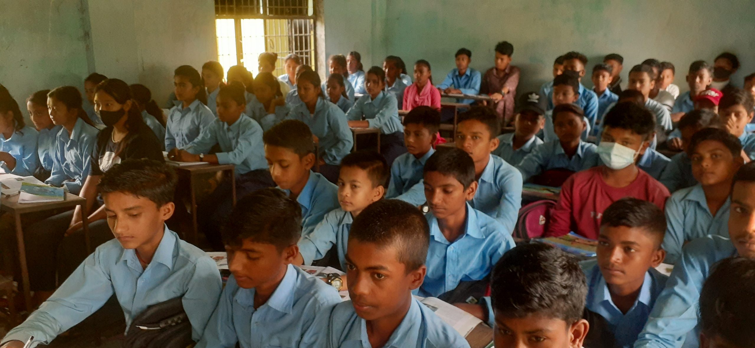 महोत्तरीको एक विद्यालयमा शिक्षक अभावले पठनपाठनमा समस्या