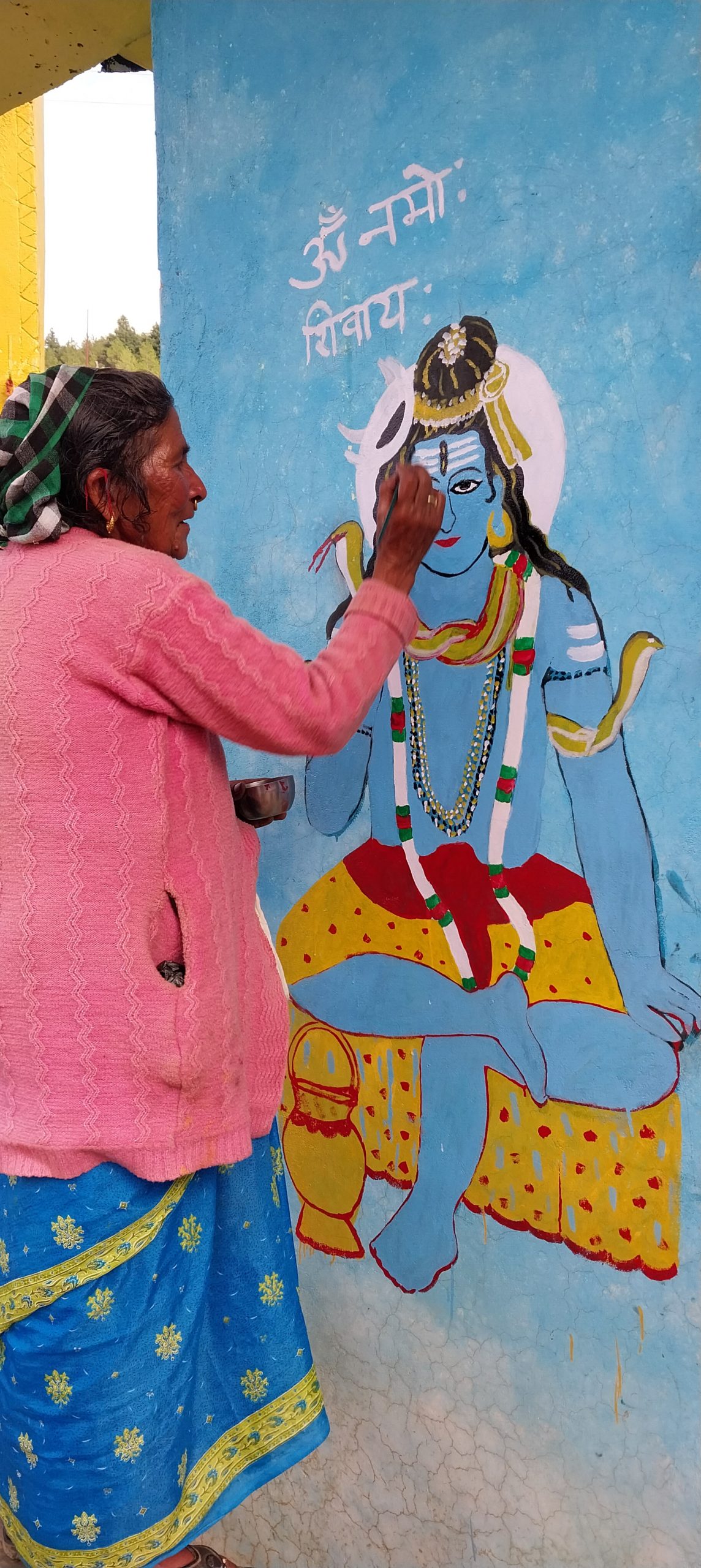 ७२ बर्षीया भानादेवीको चित्रकला, वाल पेन्टिङमा अझै सक्रिय