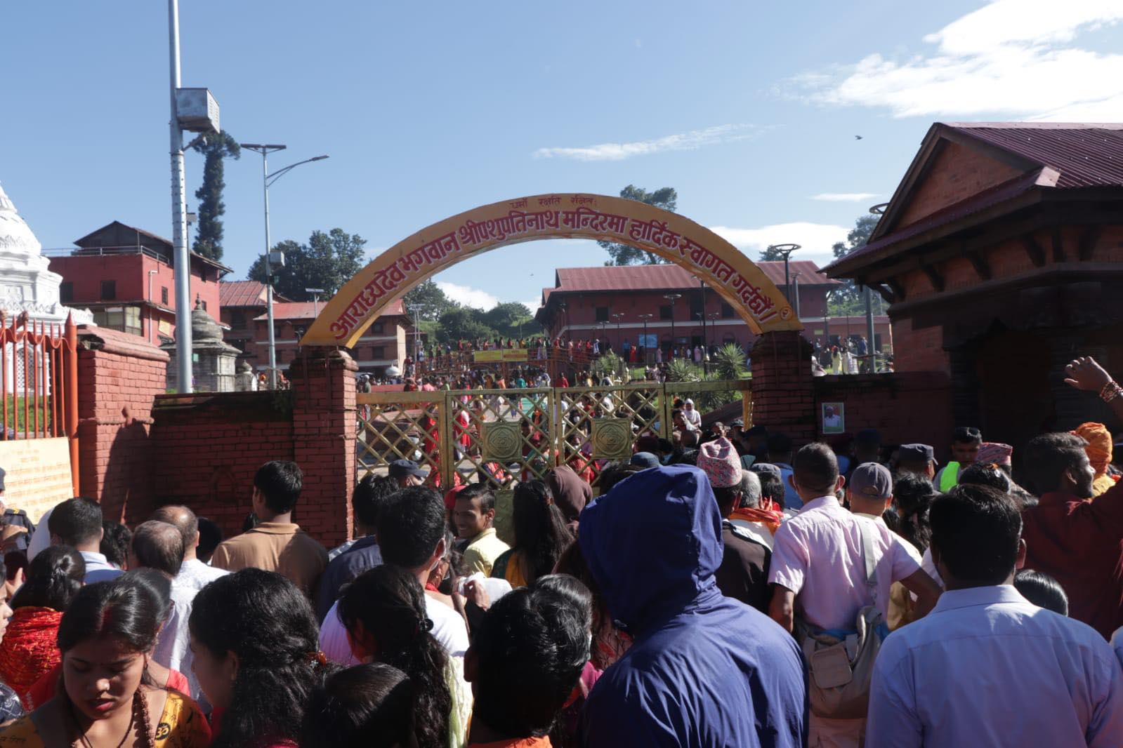 साउनको अन्तिम सोमबार, पशुुपतिमा दर्शनार्थीको घुइँचो (फोटोफिचर)