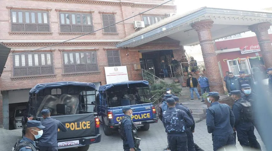 १० वर्ष नेपाल आउन नपाउने गरी चार्ल्स शोभराजलाई डिपोर्ट गर्ने गृहमन्त्रालयको निर्णय
