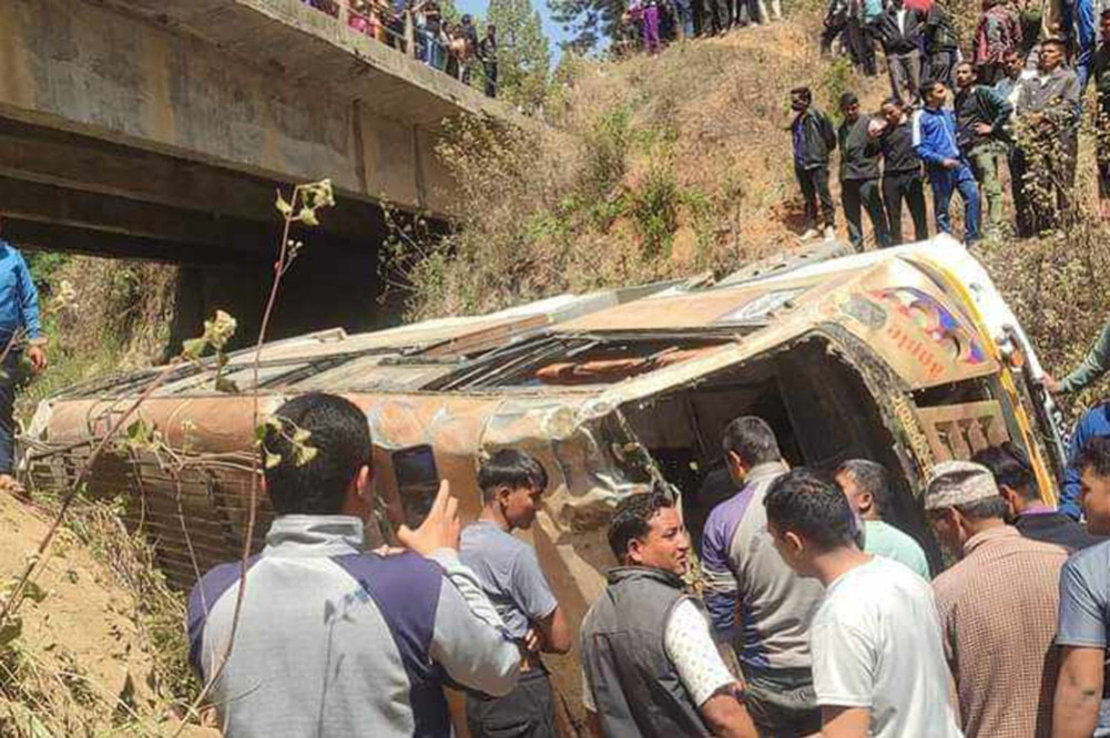सल्यानमा बस दुर्घटना,विवरण आउन बाँकी