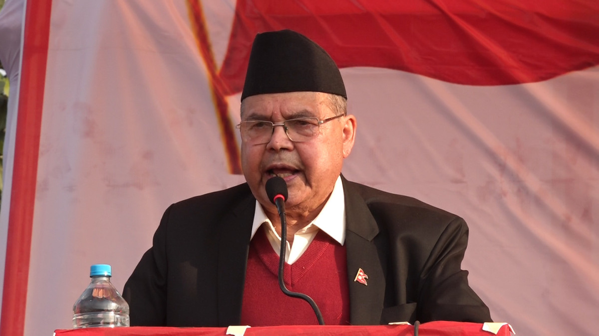 राष्ट्रविरोधी अभिव्यक्ति दिने व्यक्ति प्रधानमन्त्री पदमा बस्न सुहाउँदैनः झलनाथ खनाल