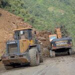 म्याग्दीमा पहिरोले गाडी पुर्दा एक जनाको मृत्यु