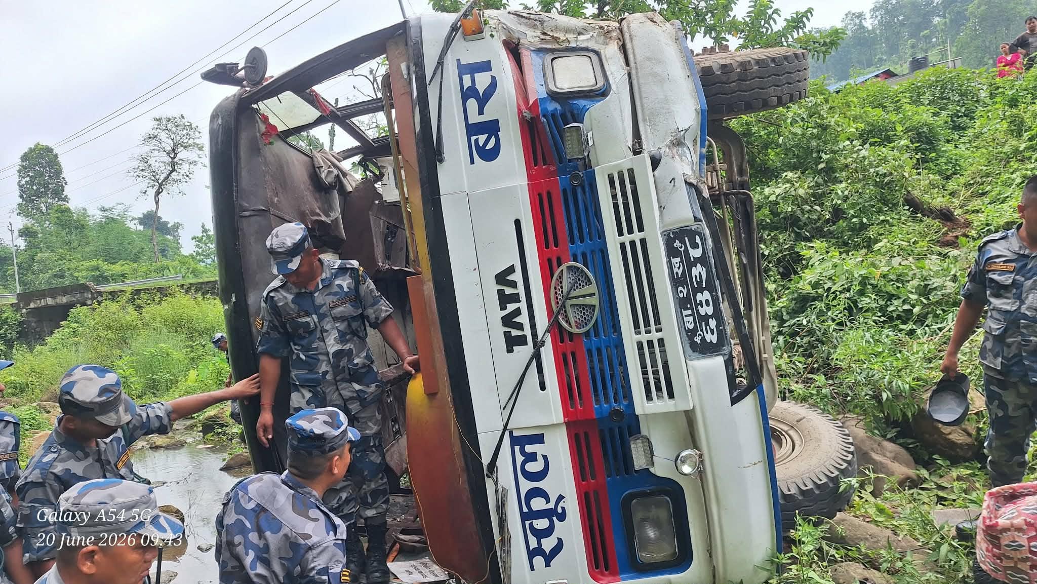 उदयपुरमा स्कुल बस दुर्घटना, एकको मृत्यु