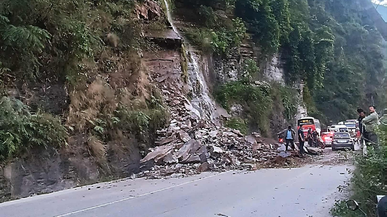 पहिरोले अवरुद्ध कर्णाली करिडोर एकतर्फी खुल्यो